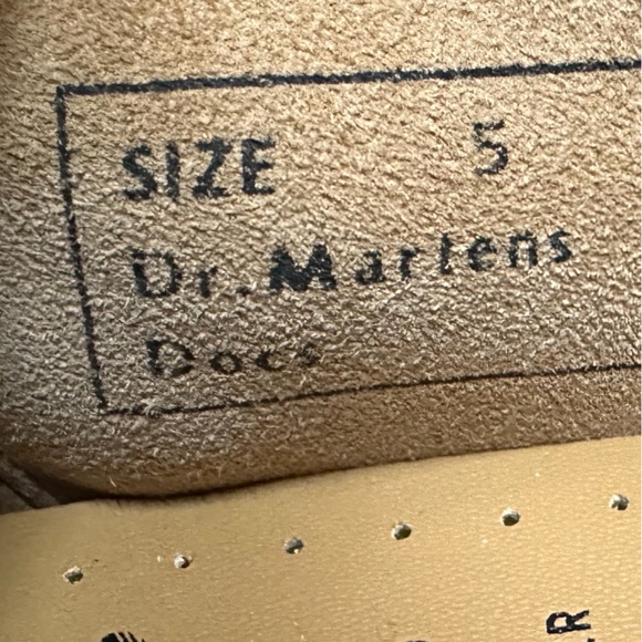 BRAND NEW Dr..Martens airwai - Picture 15 of 16